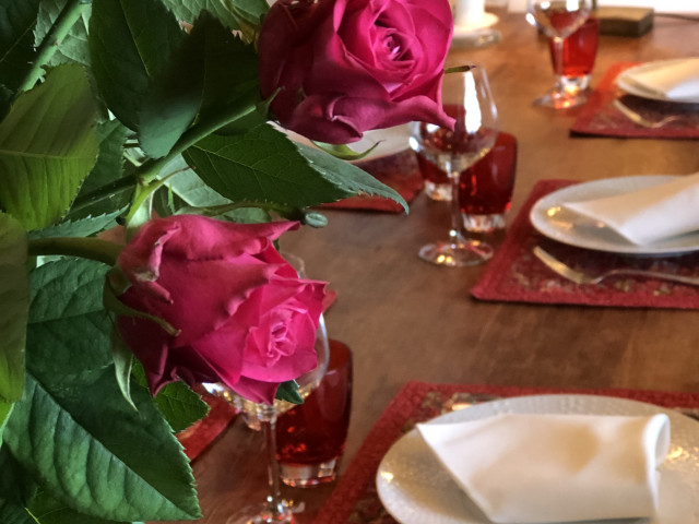 Ou Ravi Prouvencau La table et les roses